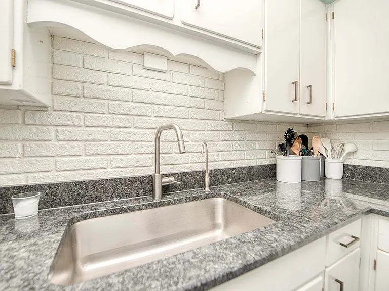 3841b27e882efa36c67b27fb81b64c12-cc_ft_768