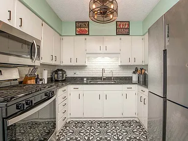 556ac4bcf9843d36a8c8220f7104e7b1-cc_ft_384