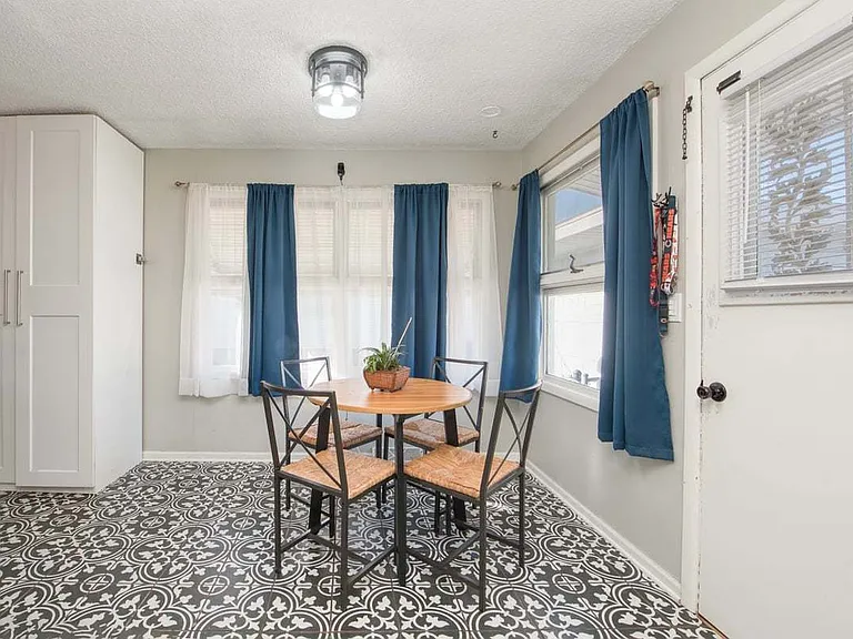 98d1163806335ac877ce44589b921cb1-cc_ft_768