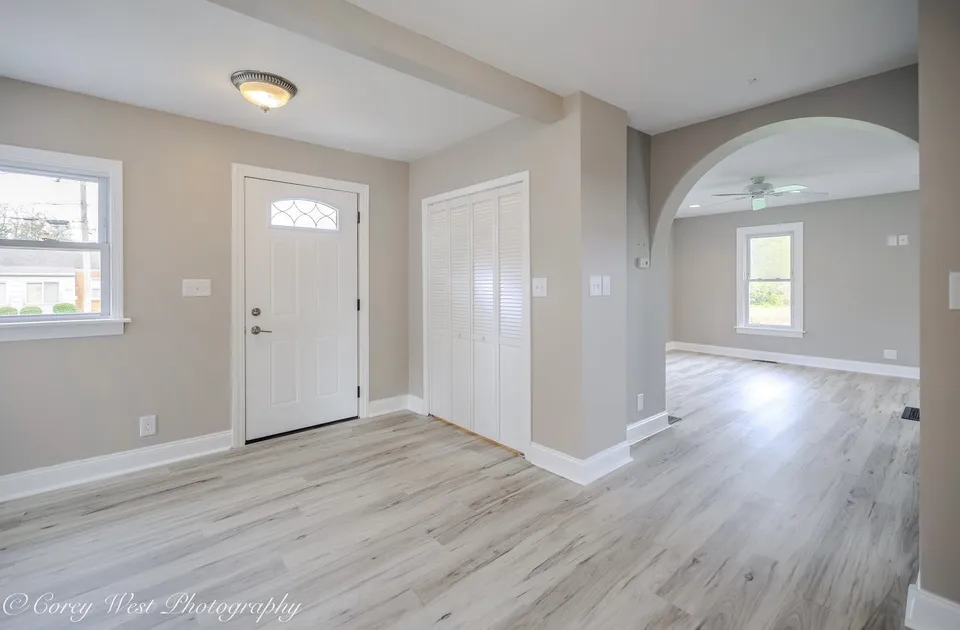 230 Sabin Entryway2