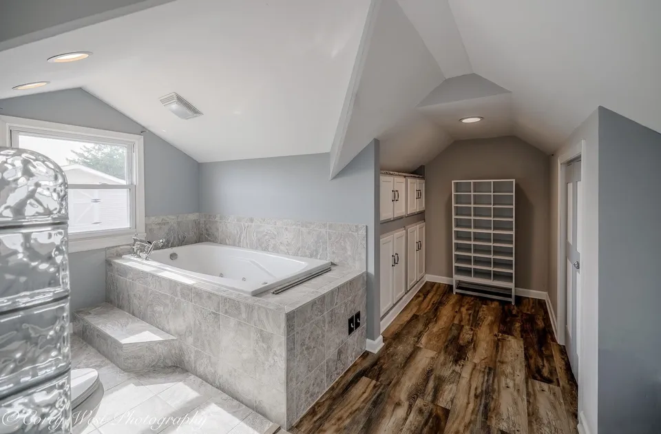 230 Sabin Master Bath